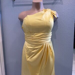 Elegant Yellow One-Shoulder Dress